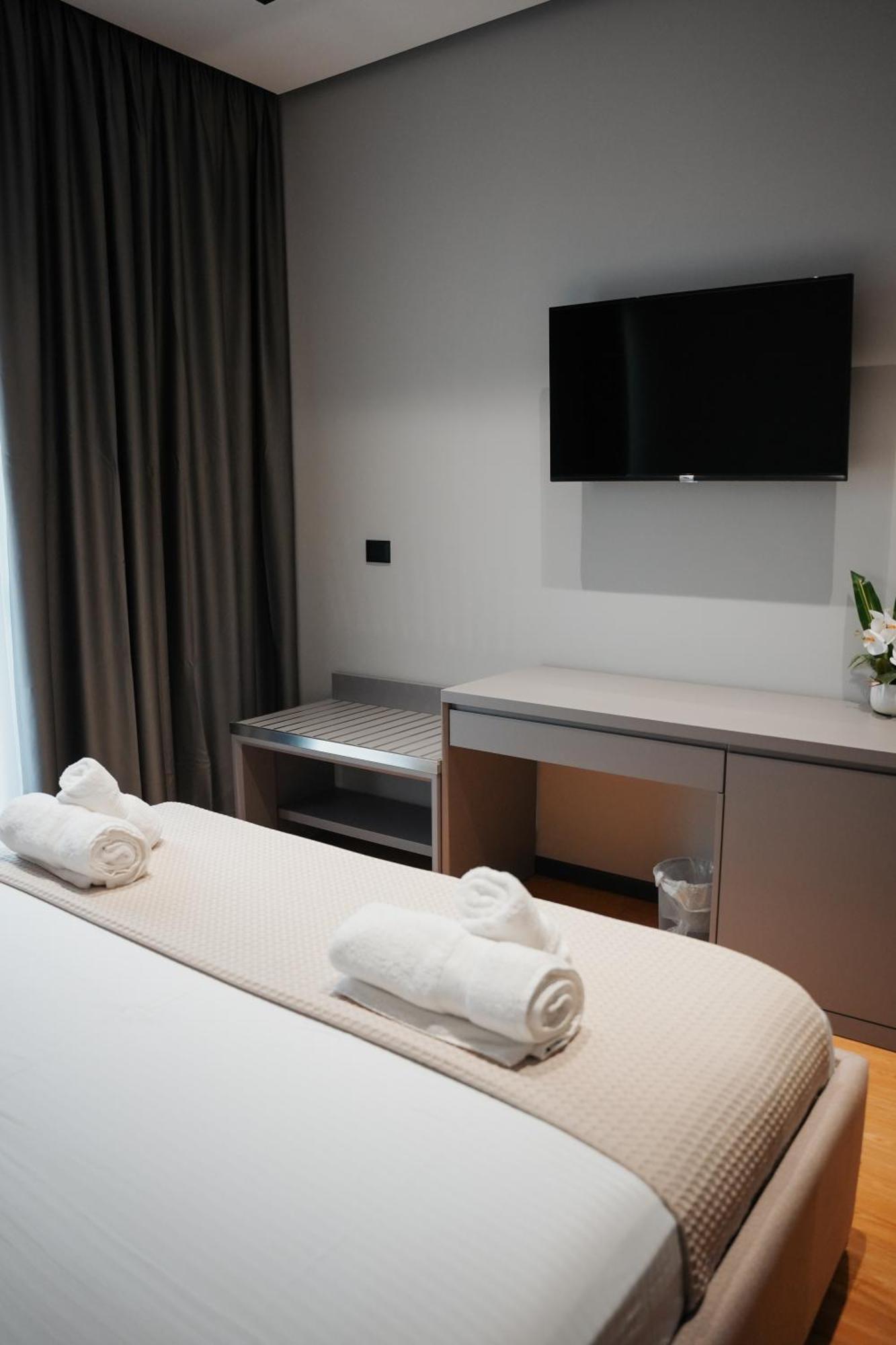 Toer Hotel & Spa Saranda Kültér fotó